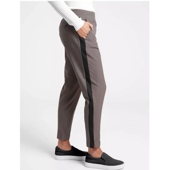 Athleta Brooklyn Ankle Work Casual Travel Brown Black Plaid Pants, Size 0 - Picture 1 of 16